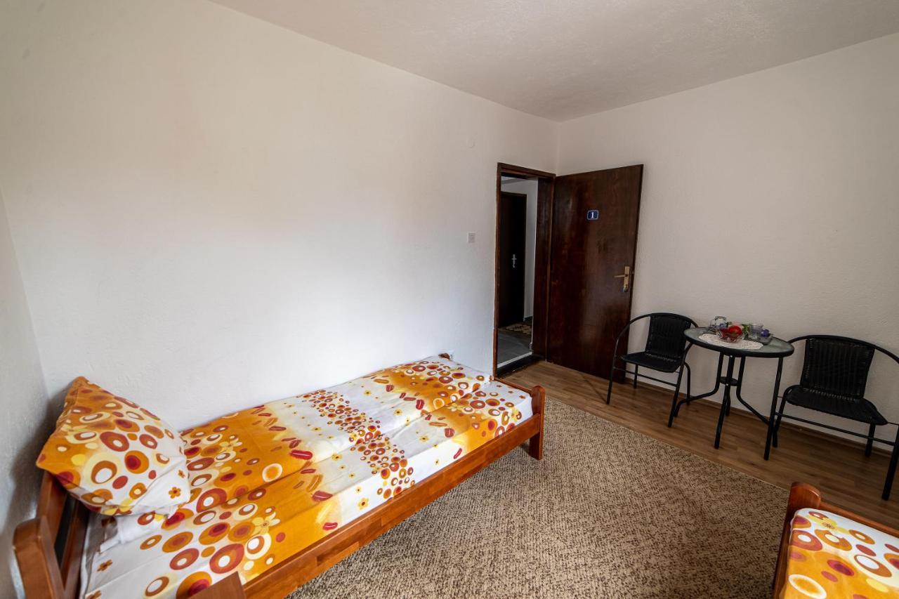 Snam Rooms&Apartment ชาเบลียค ภายนอก รูปภาพ